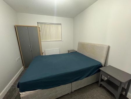 707 College Court Central, 56 King Street, Belfast, BT1 6BZ - Photo 3