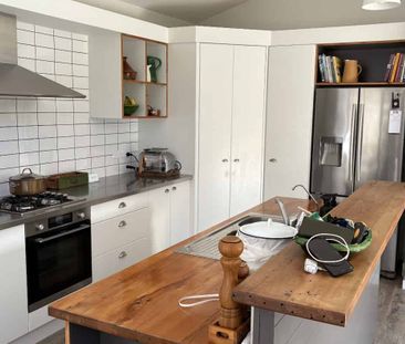 GLENITI - 3 BEDROOM - Photo 3