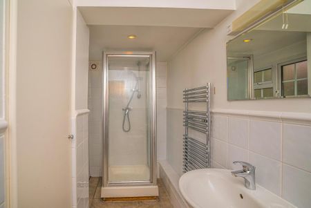 2 bedroom detached bungalow to rent - Photo 3