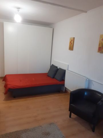 Garsonieră decomandată, 40m², mobilată, Str. Turda, București, etaj 1 - Photo 3