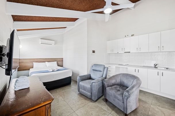 Furnished and ready to move in - Photo 1