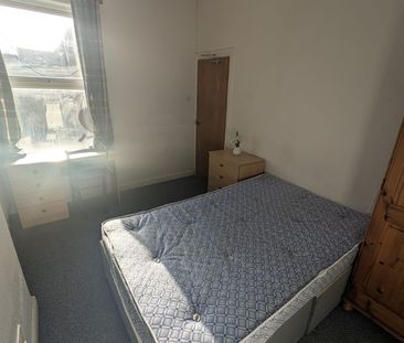 Room in a Shared House, Furness Road, M14 - Photo 5