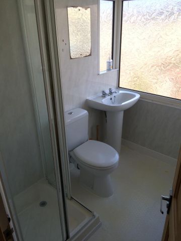 4 bedroom terraced house to rent - Photo 5