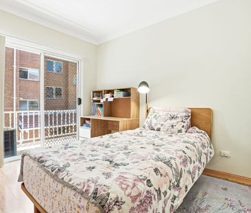 Bright & Spacious Two-Bedroom Unit in Prime Westmead Location - Photo 2