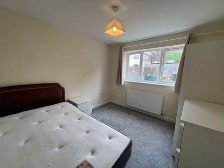 5 bedroom detached house to rent - Photo 5