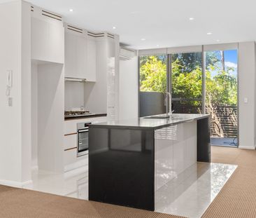 Luxury townhouse with quality inclusions - Photo 3