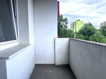 Pronájem bytu 1+1 33 m² - Fotografie 3