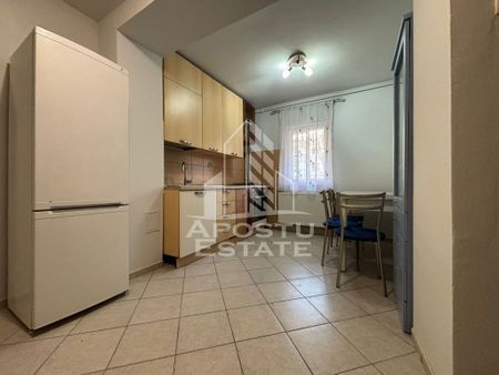 Apartament 3 camere, Decomandat, zona Lipovei - Fotografie 2