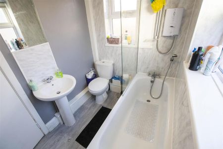 5 bedroom house to rent - Photo 4