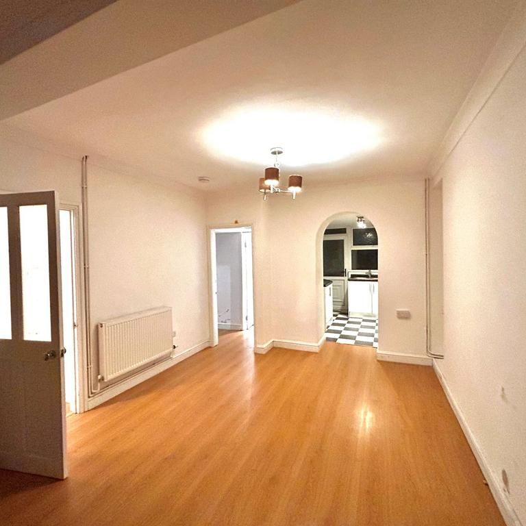 3 bedroom terraced house to rent - Photo 1