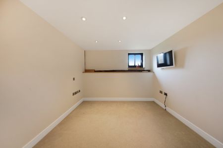 Queens Farm Road, Kent, London - Photo 3