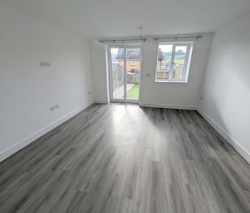 2 bedroom end of terrace house to rent - Photo 1