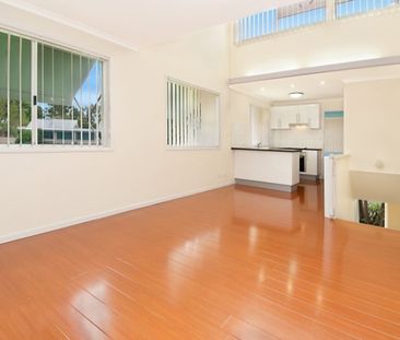 Graceville Green - Beautiful townhouse - Photo 1