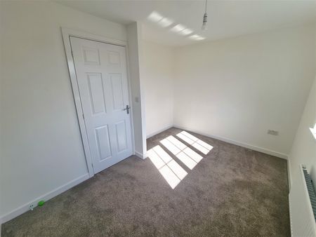 Galba Avenue, Off Higham Lane, Nuneaton, CV11 - Photo 2