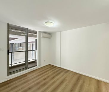 Comfortable Living in a Convenient Homebush West Location - Photo 5