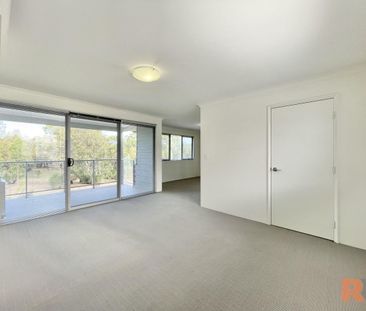 Stylish 2-Bedroom Living Just Minutes from Fremantle - Photo 3