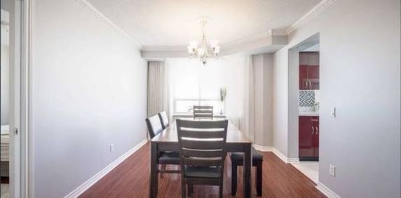 3 Bed + Den, 2 Bath Luxury Condo - Photo 2