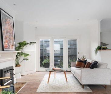 PRIVATE OASIS IN HAMPTON WITH HUGE ENTERTAINING DECK - FRESHLY PAINTED - Photo 1