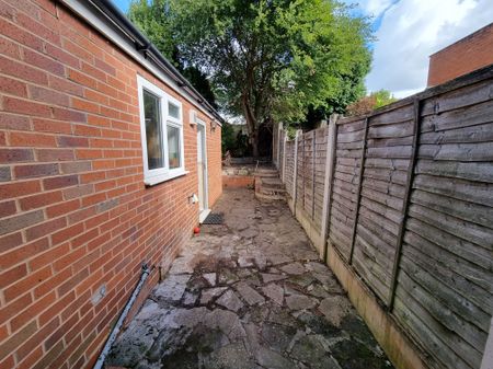 Longfield Road, Stourbridge - Photo 4