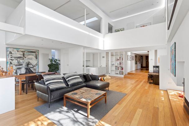 Superb Art Deco Residence with Modern Enhancements in Exclusive Cul-de-Sac - Photo 1