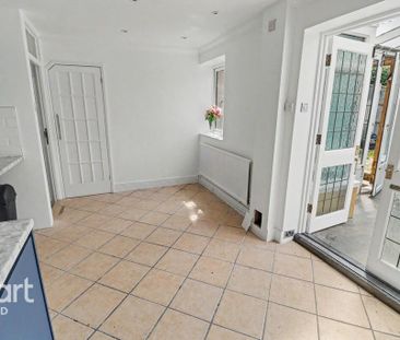 4 bedroom terraced house to rent - Photo 4