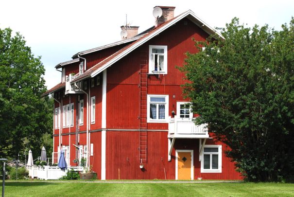 Järnvägsparken: Trea högst upp i huset - Foto 1