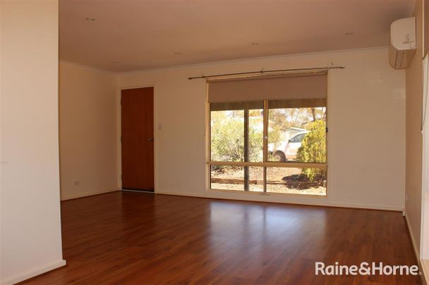 31 Bopeechee Street, Roxby Downs, SA 5725 - Photo 1