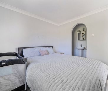 The Close, College Town, Sandhurst, Berkshire, GU47 - Photo 5