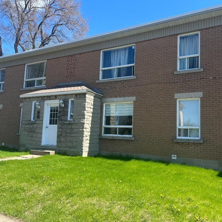 GRAND 4 1/2 ENSOLEILLÉ & LUMINEUX — 2 CHAMBRES — TROIS-RIVIÈRES — 1 100$/MOIS - Photo 1