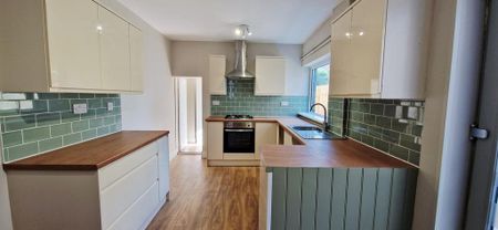 4 bedroom terraced house to rent - Photo 5