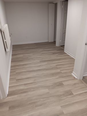 For Lease - 113 Lankin Boulevard, Toronto, Ontario - Photo 1