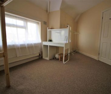 3 bedroom end of terrace house to rent - Photo 6