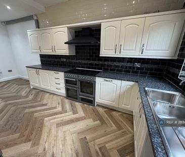 1 bedroom in a house share to rent - Photo 5