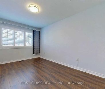 112 REVELSTOKE CRESCENT - Photo 4