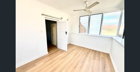 16 AUSTIN CRESCENT BELFIELD - Photo 4