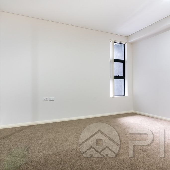 Spacious Two Bedrooms Apartment For Lease ! - Photo 1