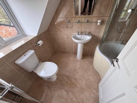 4 BED Semi-detached house To rent - Photo 3