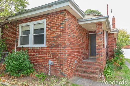 Charming Semi-Detached Home in a Peaceful Pocket of Illawarra Road - Photo 4