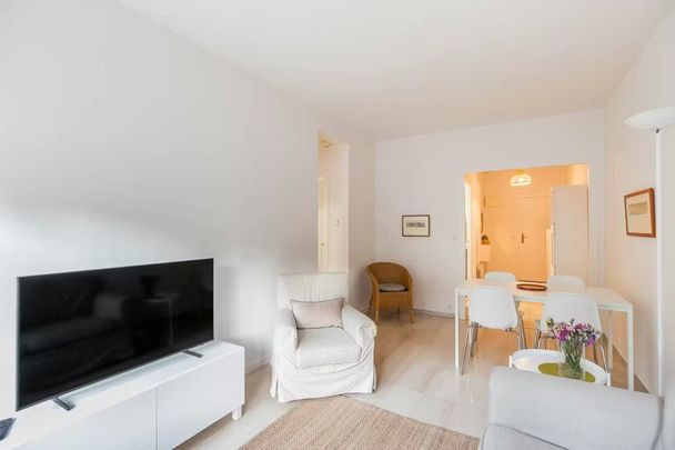 Carrer del Doctor Ferran, Barcelona, Catalonia 08034 - Foto 1