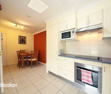 CUL-DE-SAC LOCATION/EASY WALK TO STATION - Photo 1