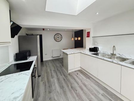 1 bedroom semi-detached house to rent - Photo 2