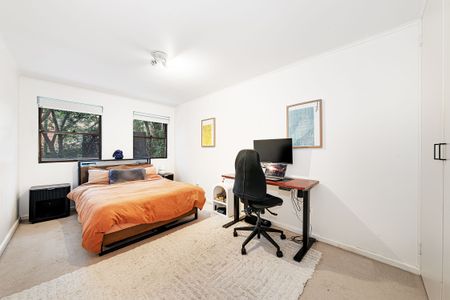 Furnished Apartment with Leafy Outlook & Entertainer's Terrace - Photo 2