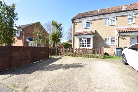 2 bedroom semi-detached house to rent - Photo 5