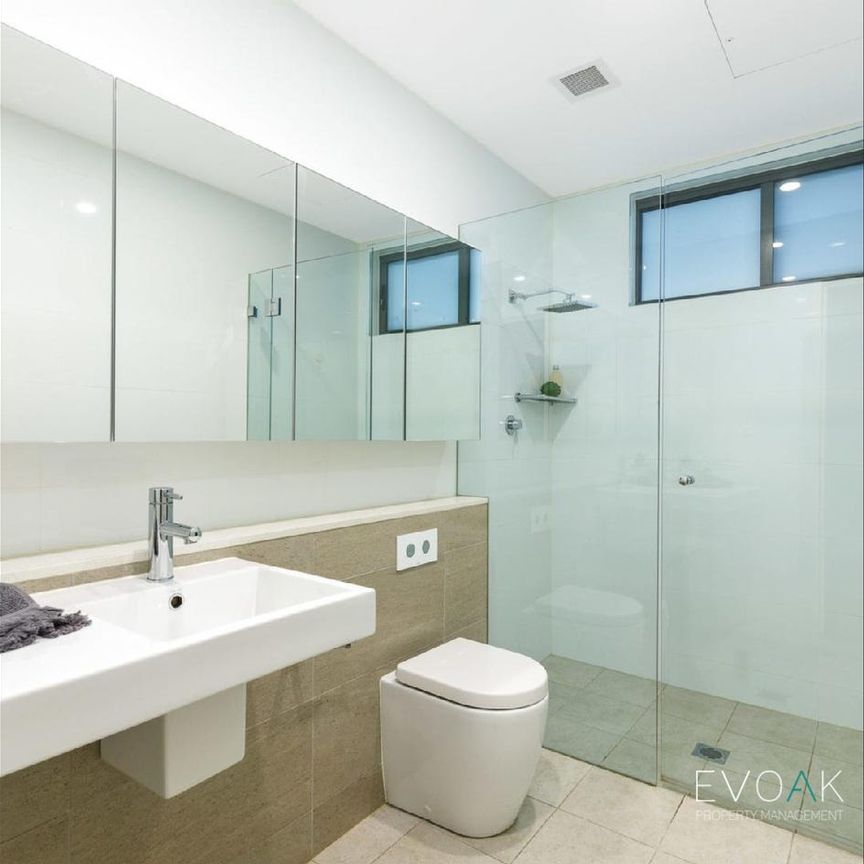 LUXURY APARTMENT IN CONVENIENT LOCATION - Photo 1