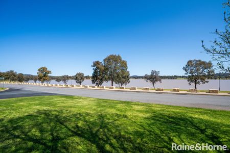 28 Eastlake Drive, Lake Albert, NSW 2650 - Photo 2