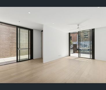 Spacious Three Bedroom Luxury Townhouse| Unfurnished - Photo 1