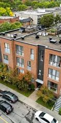 1 room apartment of 70m² in Montreal - Photo 2