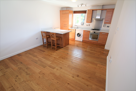 2 Bedroom Detached Apartment in Bromley - Photo 2