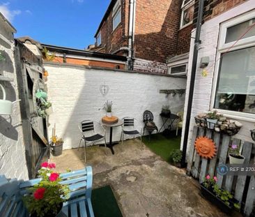 2 bedroom terraced house to rent - Photo 6