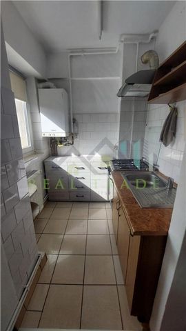 Garsoniera bloc de apartamente Centrul Civic - Fotografie 5